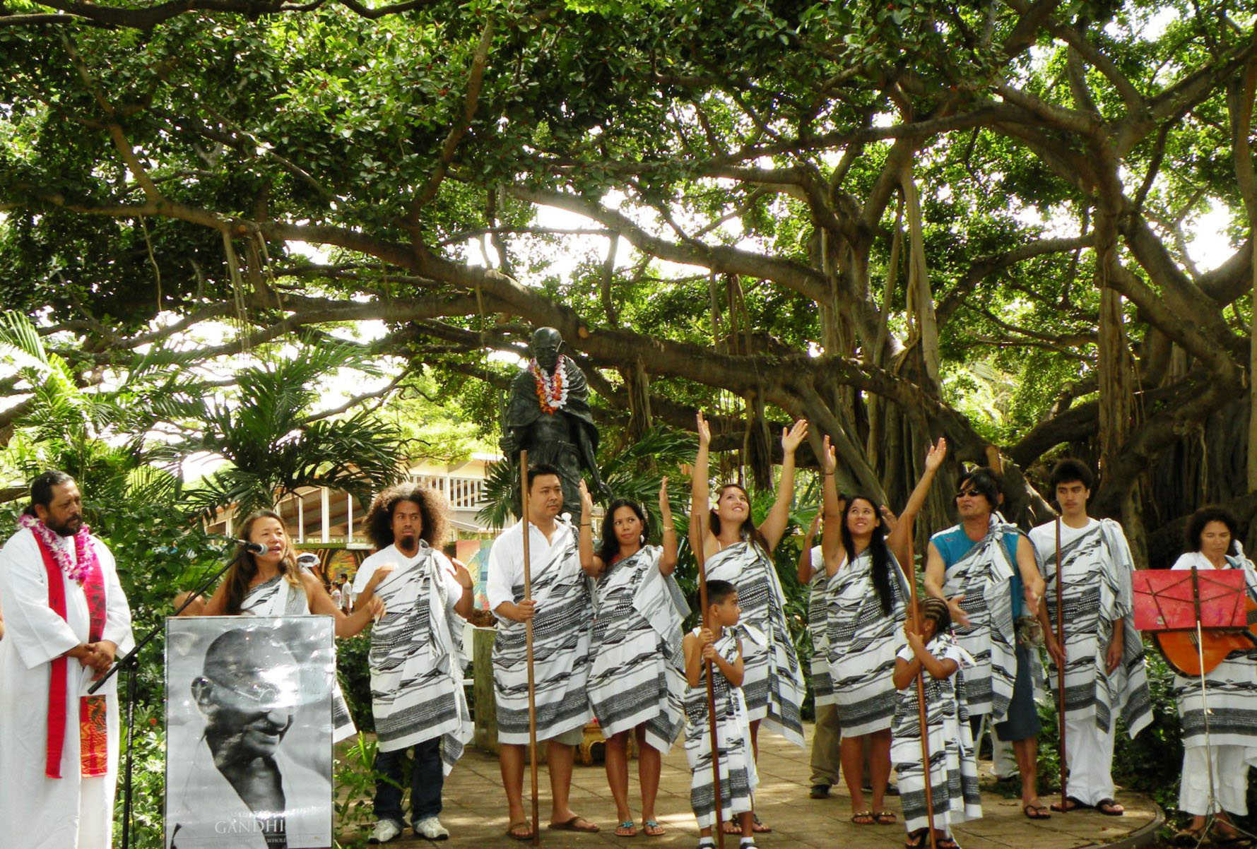Tahitian dance on Mahatma Gandhi Day event in October 2010.
